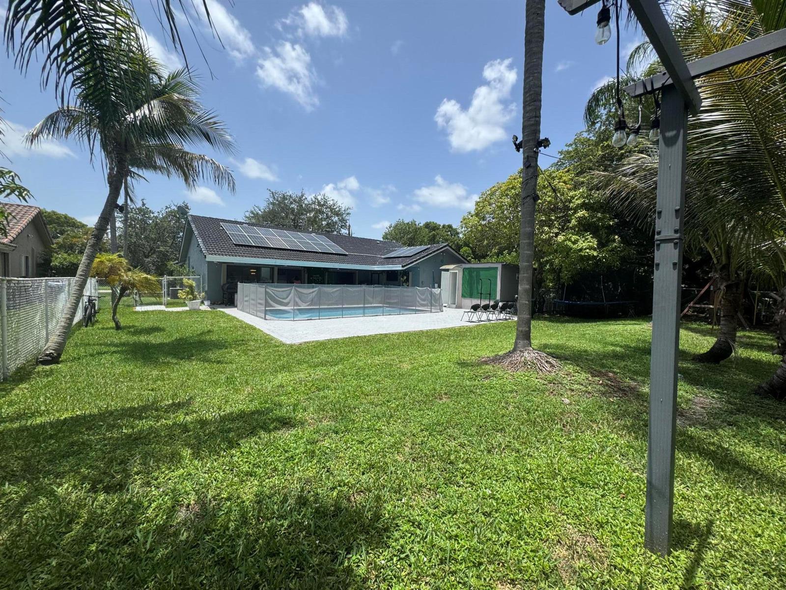 Listing photo 3 for 8651 NW 21ST Court, Coral Springs, FL, 33071