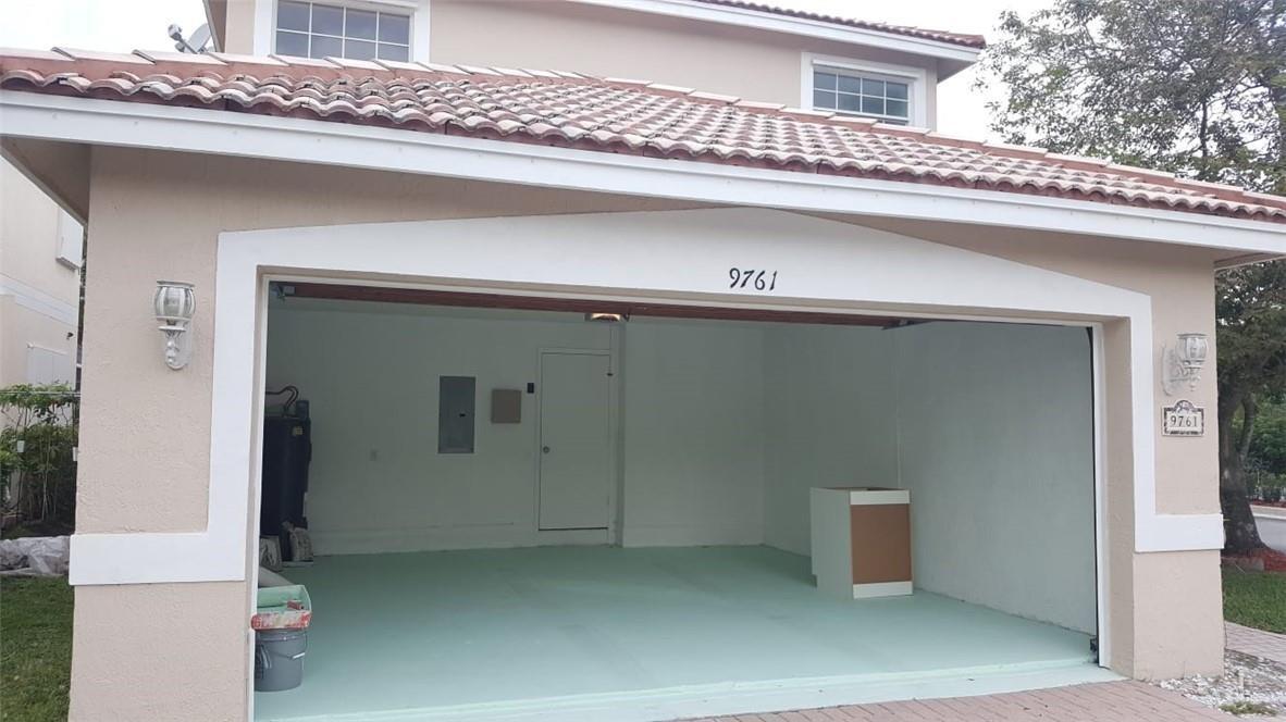 Listing photo 1 for 9761 NW 2nd Street, Coral Springs, FL, 33071