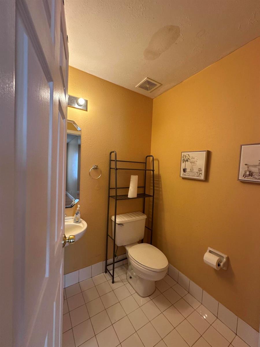 Listing photo 13 for 9761 NW 2nd Street, Coral Springs, FL, 33071