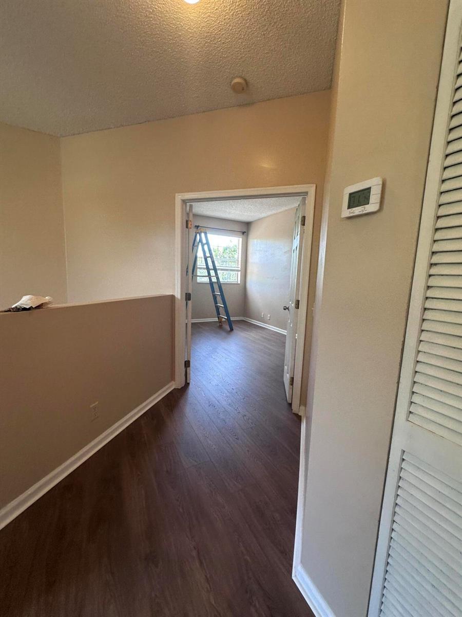 Listing photo 10 for 9761 NW 2nd Street, Coral Springs, FL, 33071