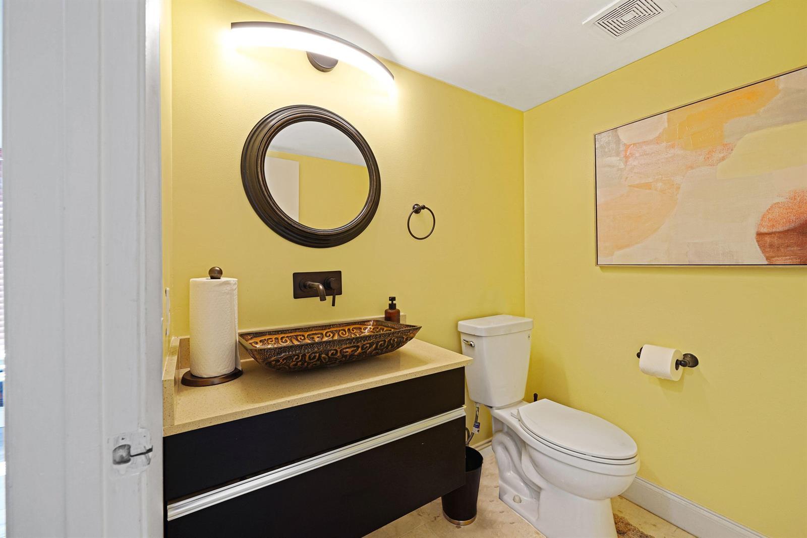 Listing photo 8 for 911 SW 87th Avenue, Pembroke Pines, FL, 33025
