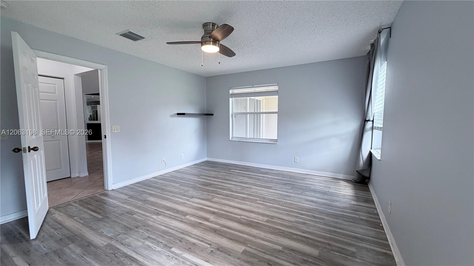 Listing photo 11 for 2020 Andromeda Ln Unit#2020, Weston, FL, 33327