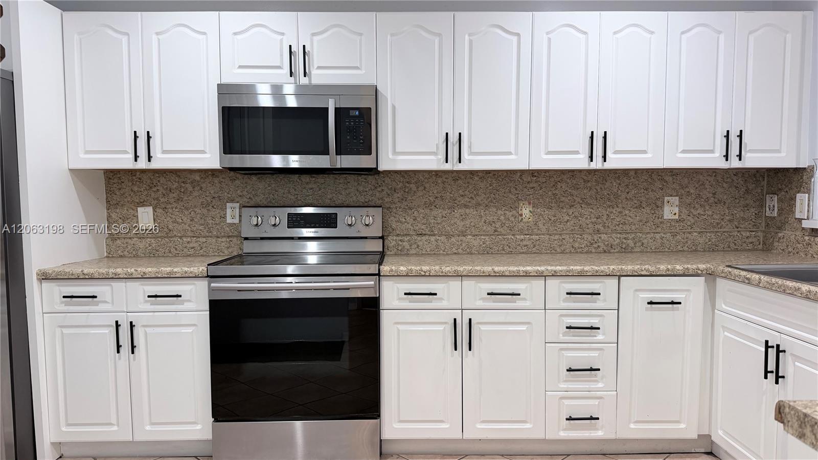 Listing photo 5 for 2020 Andromeda Ln Unit#2020, Weston, FL, 33327