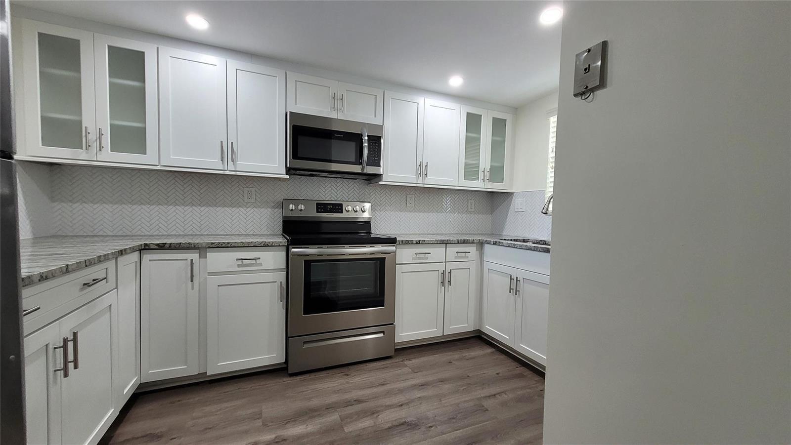 Listing photo 4 for 3100 W ROLLING HILLS Circle Unit#609, Davie, FL, 33328