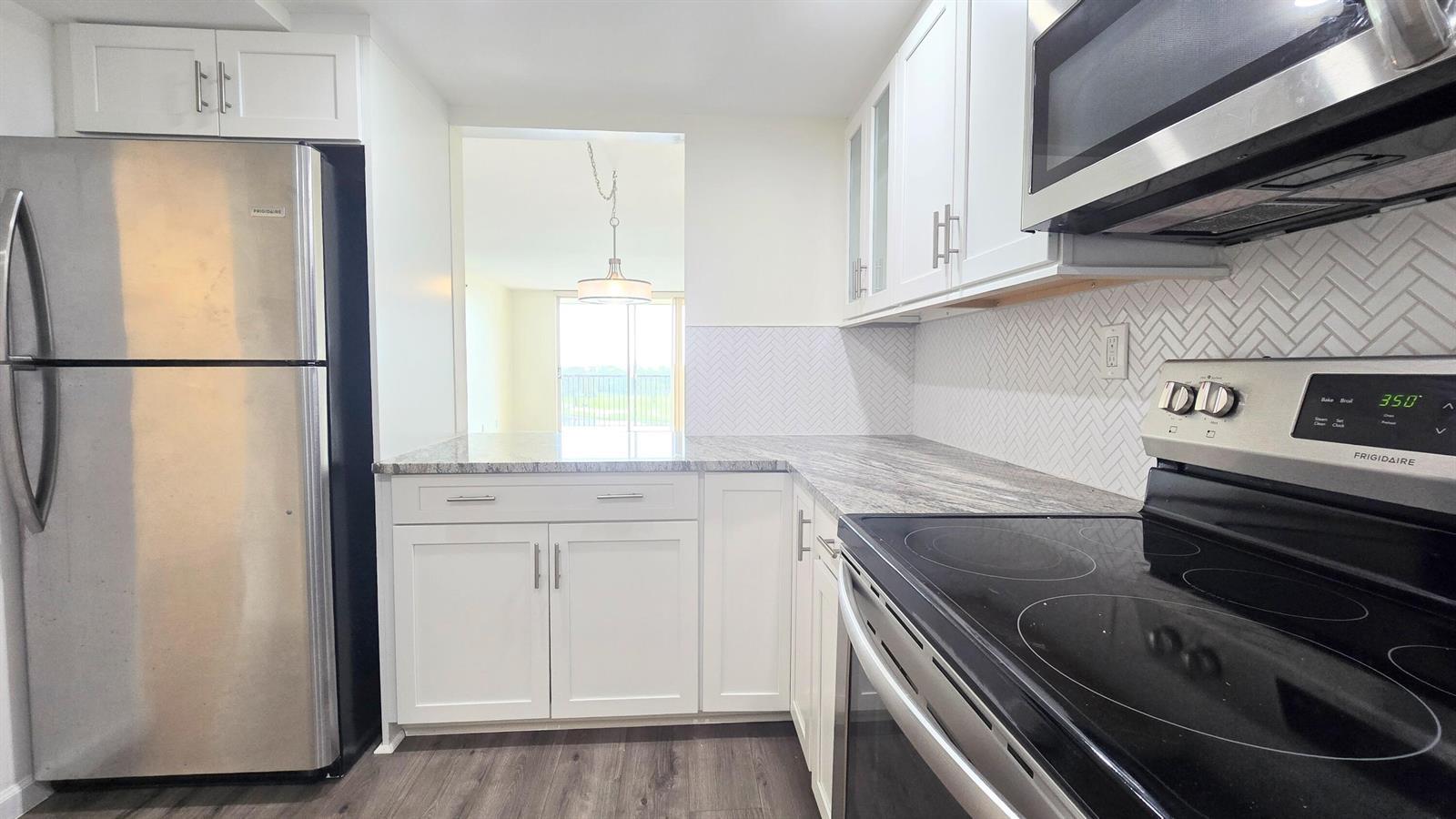 Listing photo 5 for 3100 W ROLLING HILLS Circle Unit#609, Davie, FL, 33328