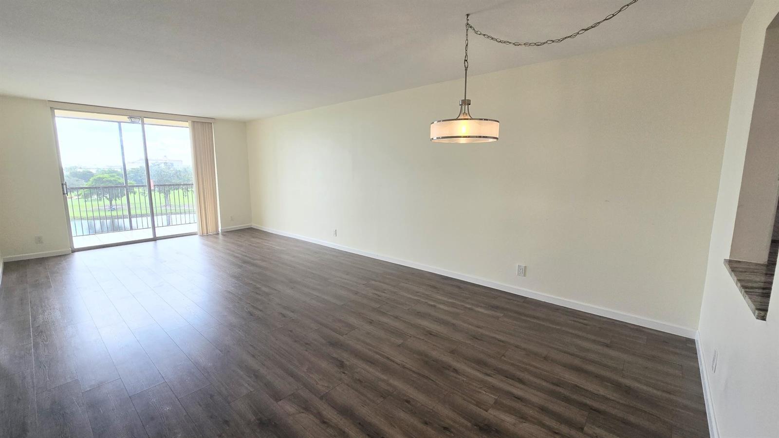 Listing photo 6 for 3100 W ROLLING HILLS Circle Unit#609, Davie, FL, 33328