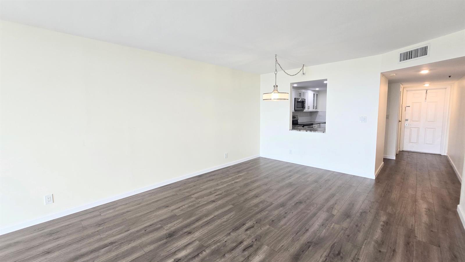 Listing photo 7 for 3100 W ROLLING HILLS Circle Unit#609, Davie, FL, 33328
