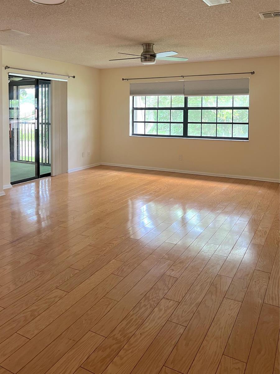 Listing photo 6 for 3692 NW 95TH Terrace Unit#7M, Sunrise, FL, 33351