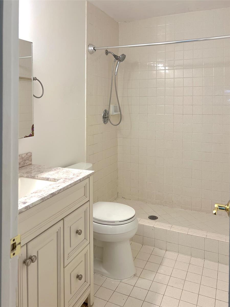 Listing photo 9 for 3692 NW 95TH Terrace Unit#7M, Sunrise, FL, 33351