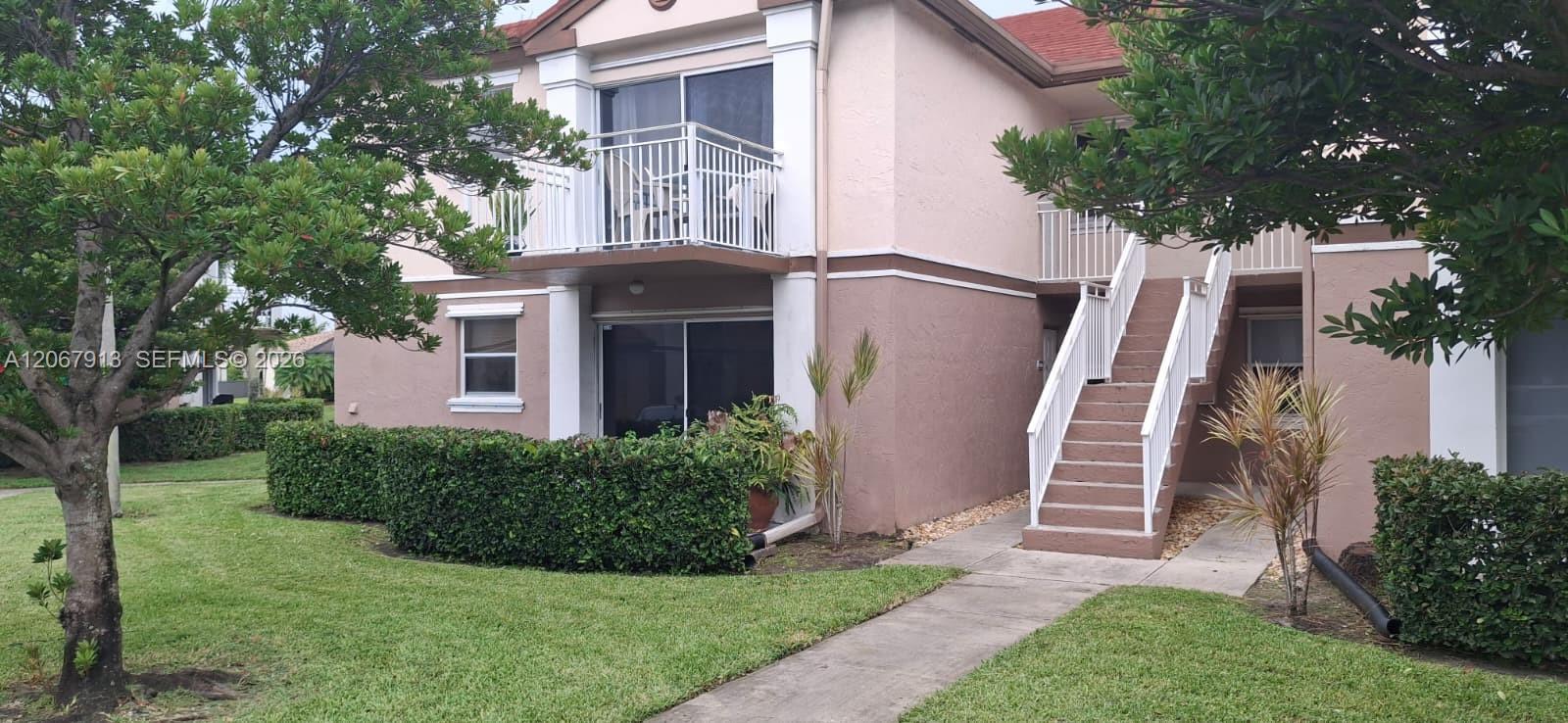 Listing photo 1 for 1276 SW 113th Ter Unit#104, Pembroke Pines, FL, 33025
