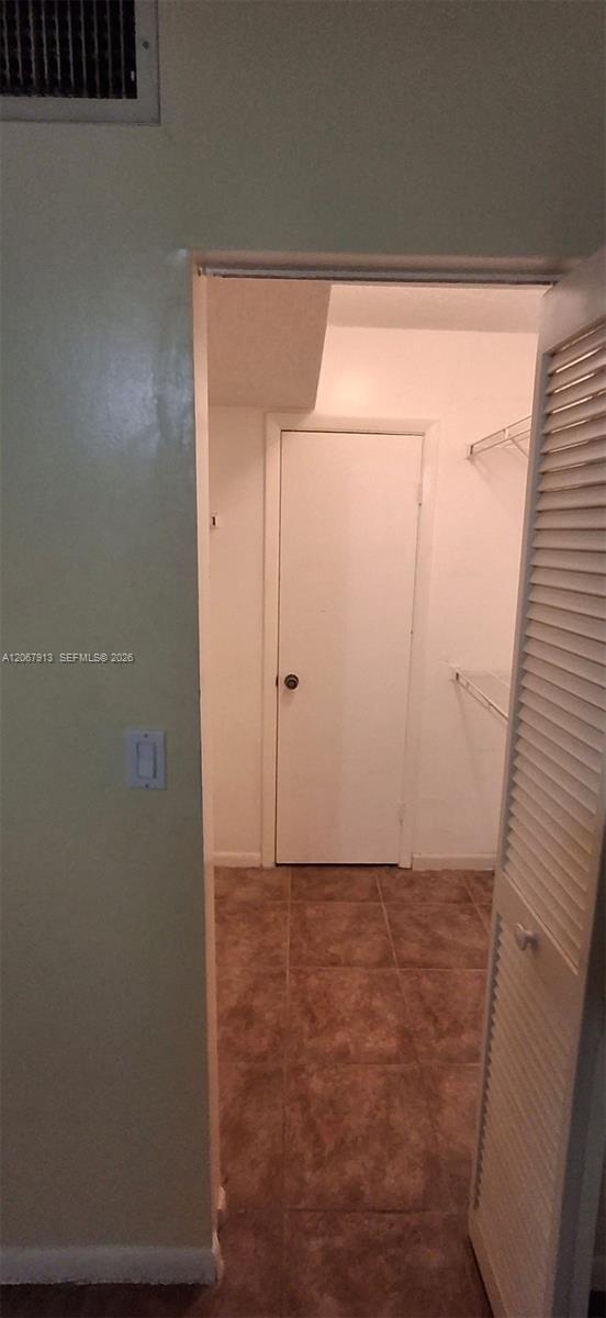 Listing photo 3 for 1276 SW 113th Ter Unit#104, Pembroke Pines, FL, 33025