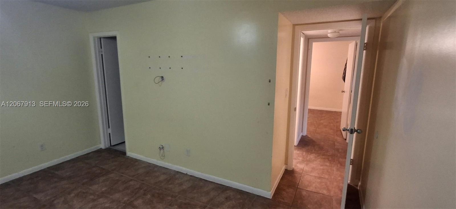 Listing photo 4 for 1276 SW 113th Ter Unit#104, Pembroke Pines, FL, 33025