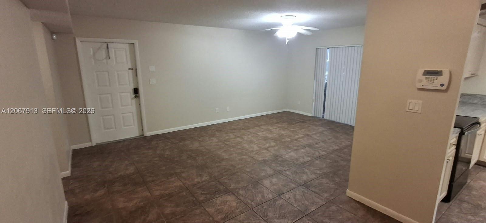 Listing photo 9 for 1276 SW 113th Ter Unit#104, Pembroke Pines, FL, 33025