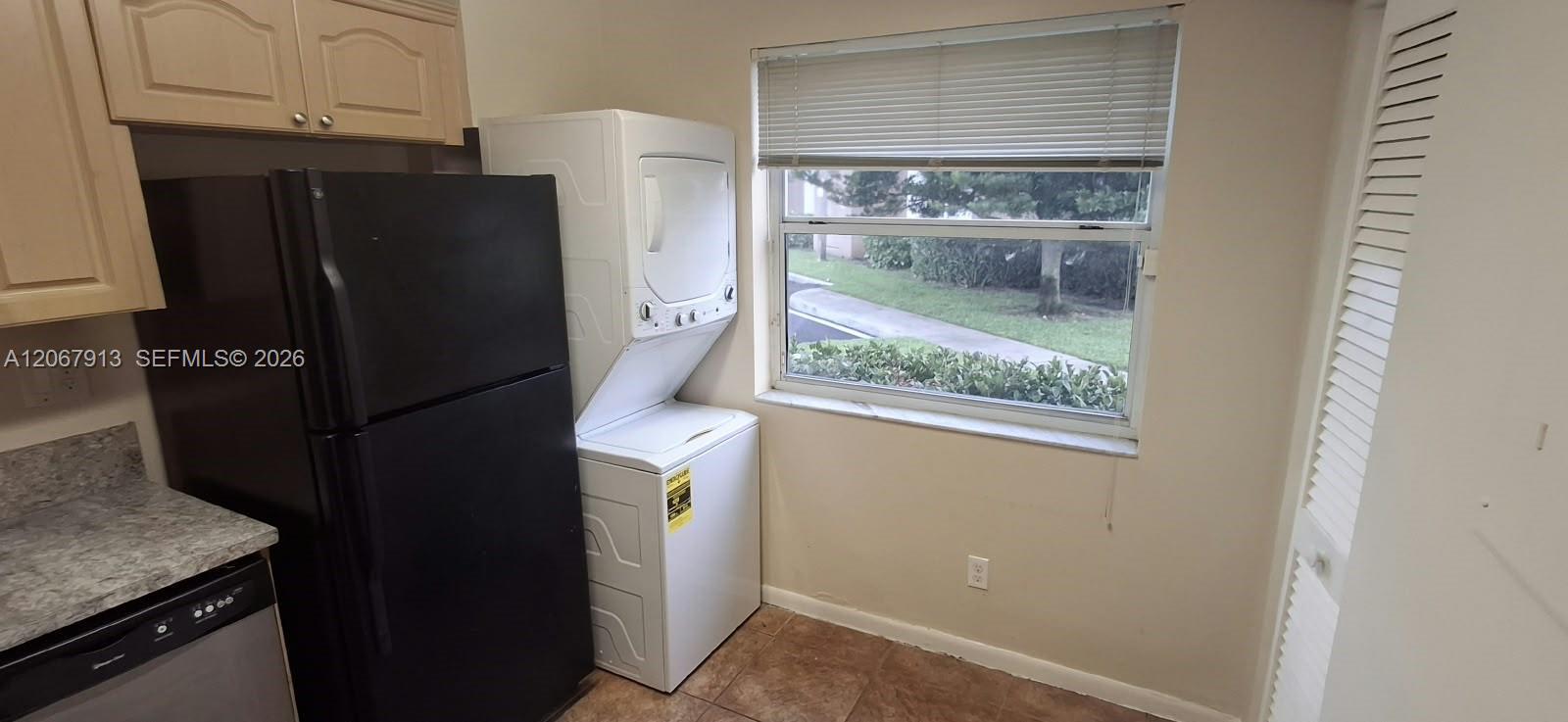 Listing photo 10 for 1276 SW 113th Ter Unit#104, Pembroke Pines, FL, 33025