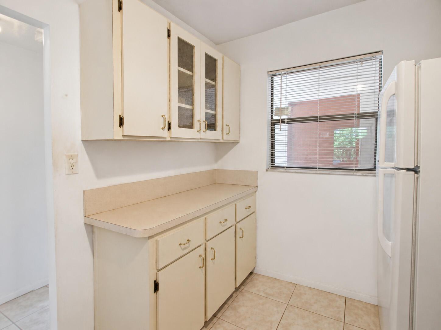 Listing photo 5 for 7260 Woodmont Terrace Unit#203, Tamarac, FL, 33321