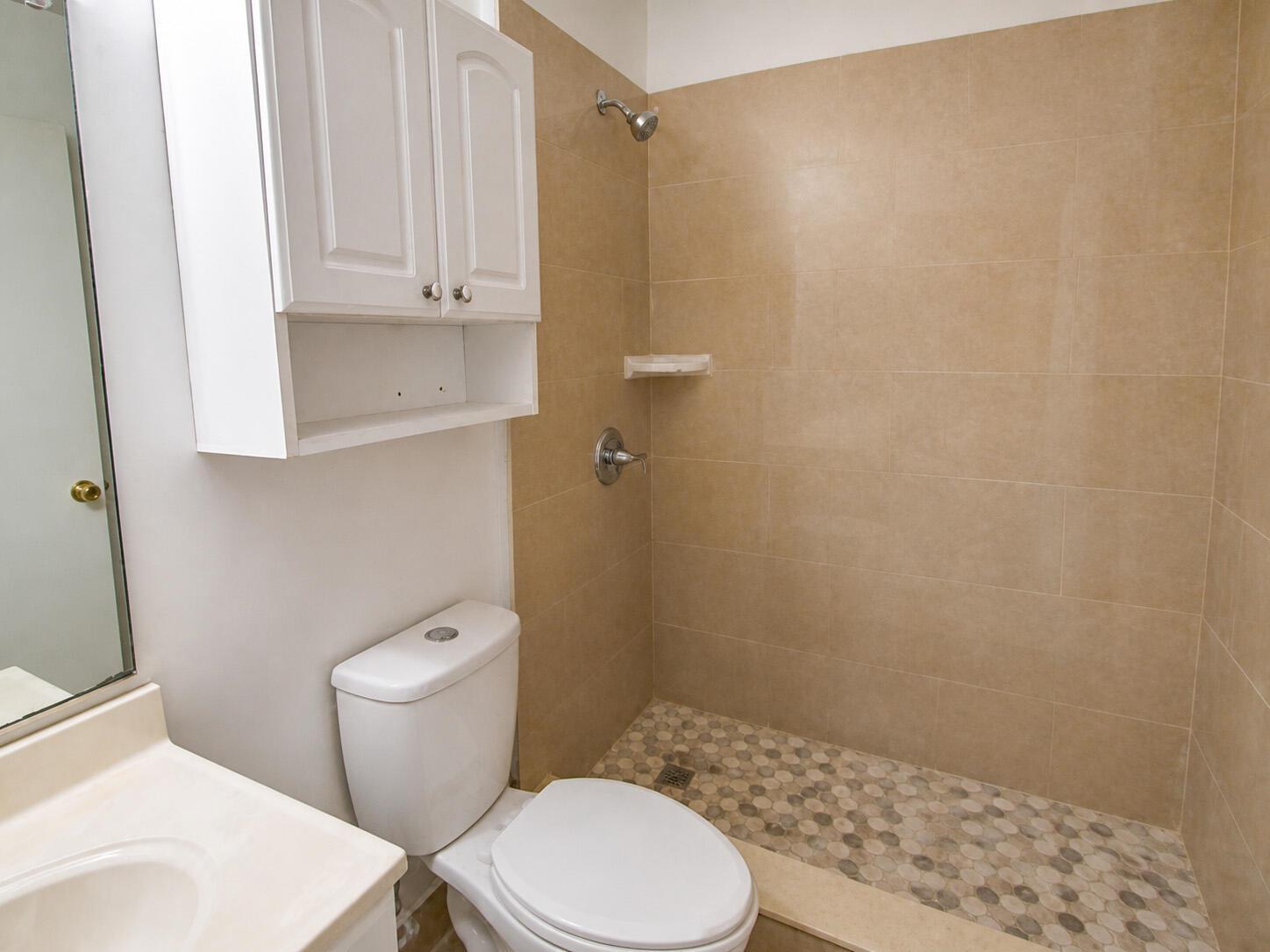 Listing photo 7 for 7260 Woodmont Terrace Unit#203, Tamarac, FL, 33321