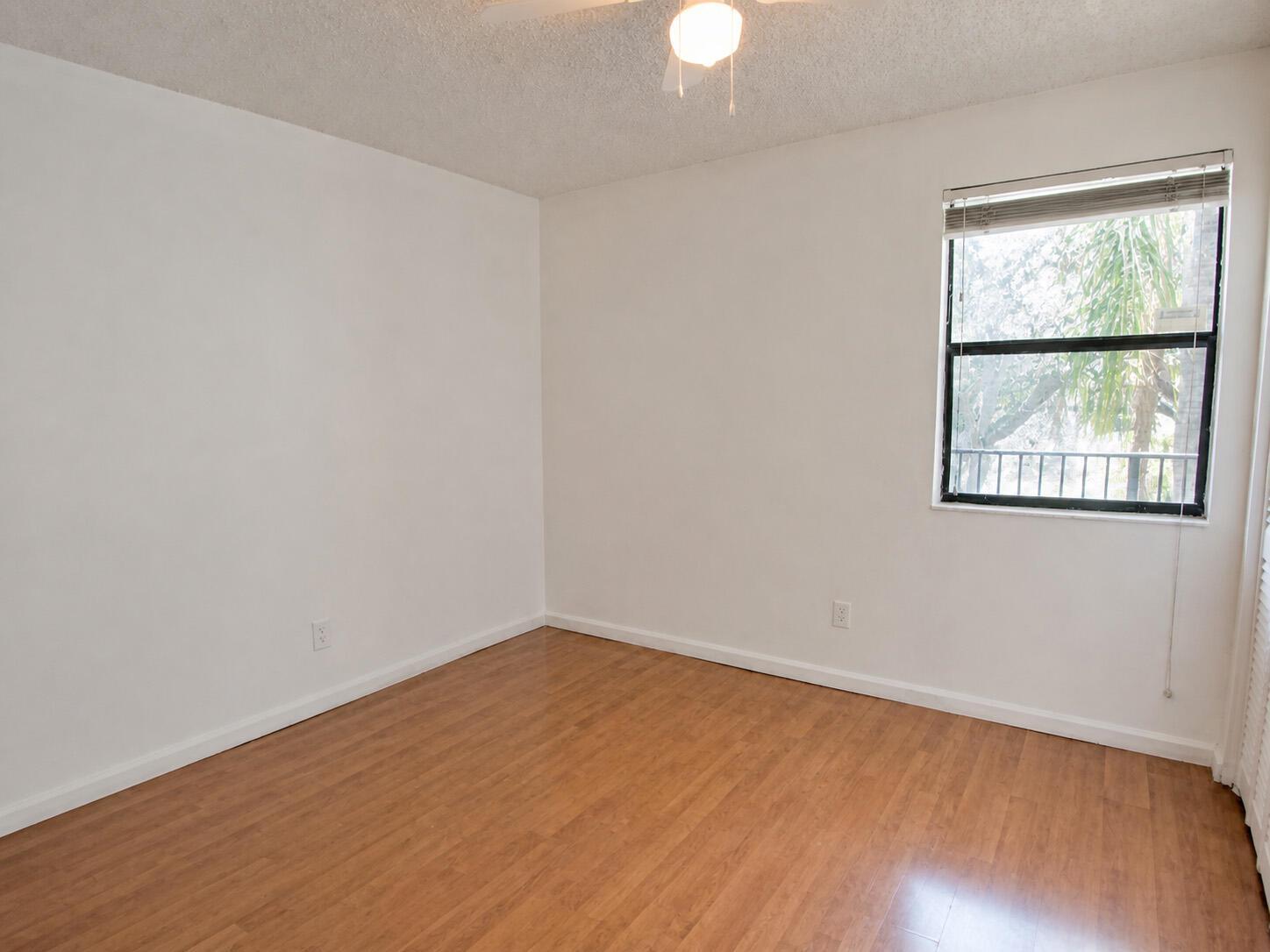 Listing photo 10 for 7260 Woodmont Terrace Unit#203, Tamarac, FL, 33321