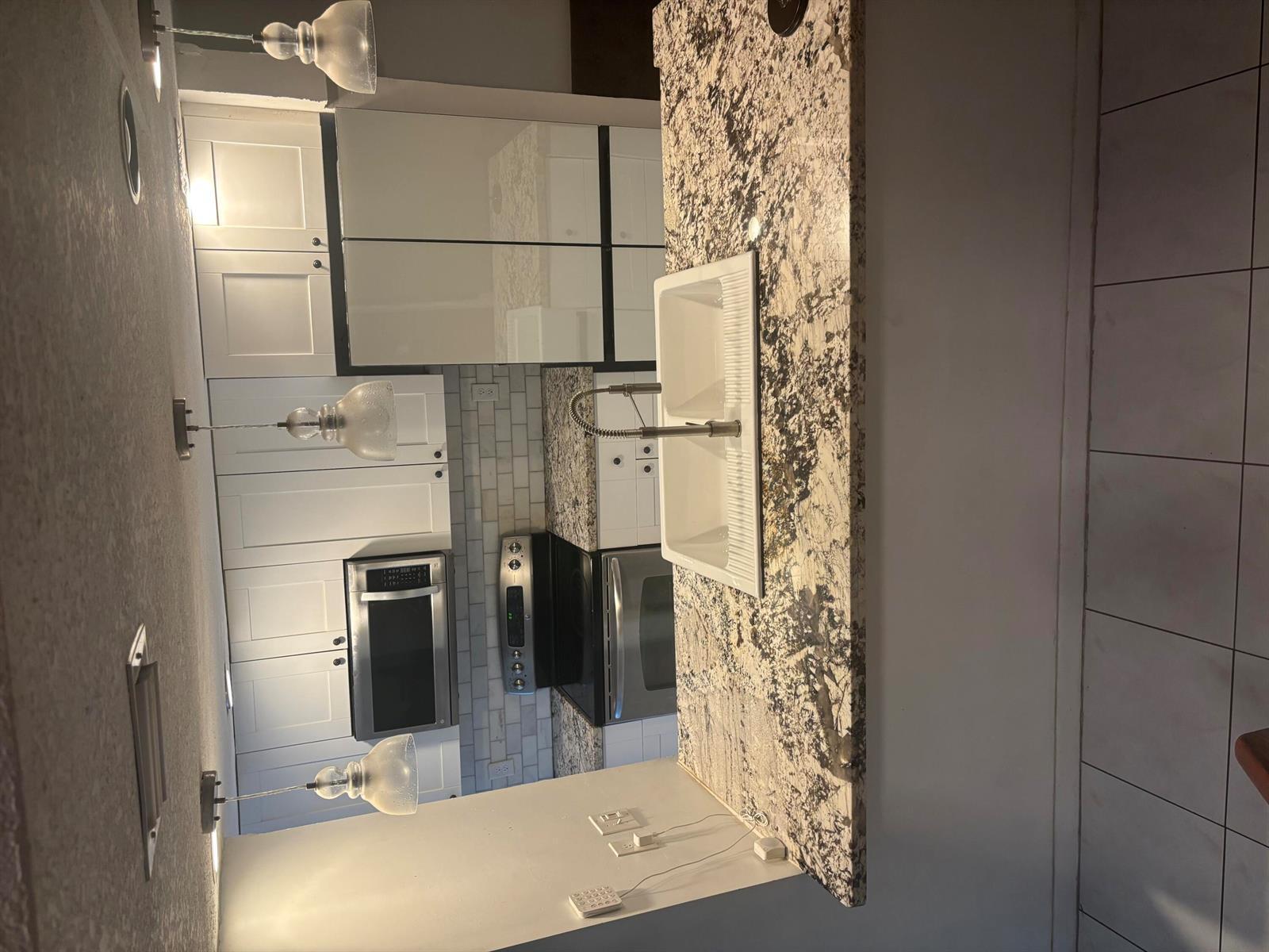 Listing photo 2 for 8240 NW 9TH Street Unit#3, Plantation, FL, 33324