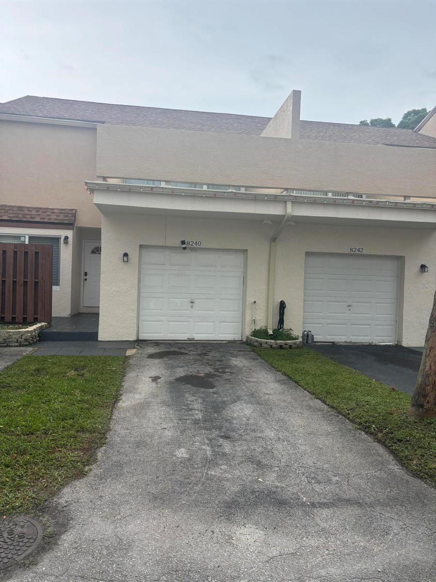 Listing photo 6 for 8240 NW 9TH Street Unit#3, Plantation, FL, 33324