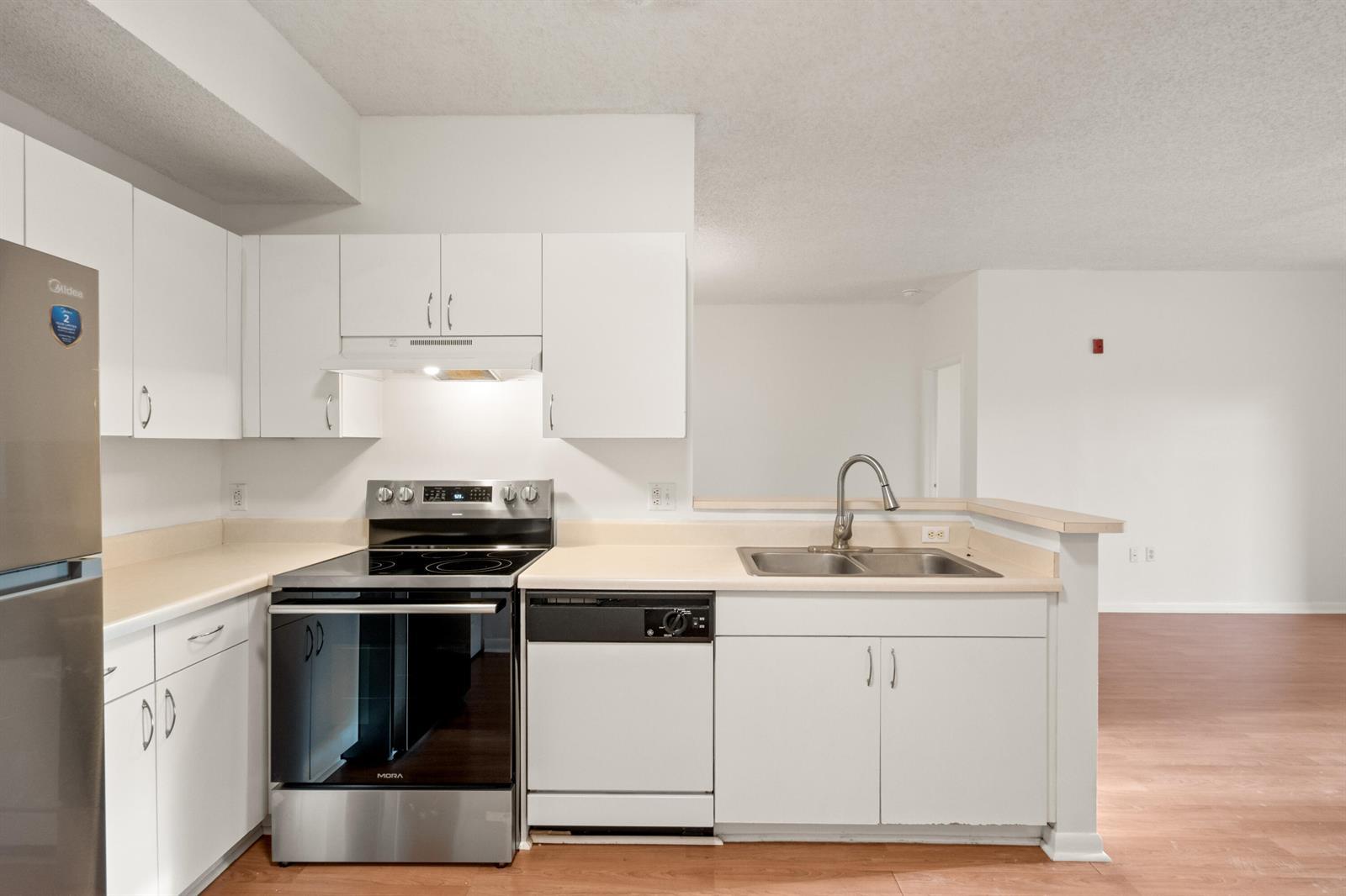 Listing photo 2 for 6960 SW 39TH Street Unit#E205, Davie, FL, 33314