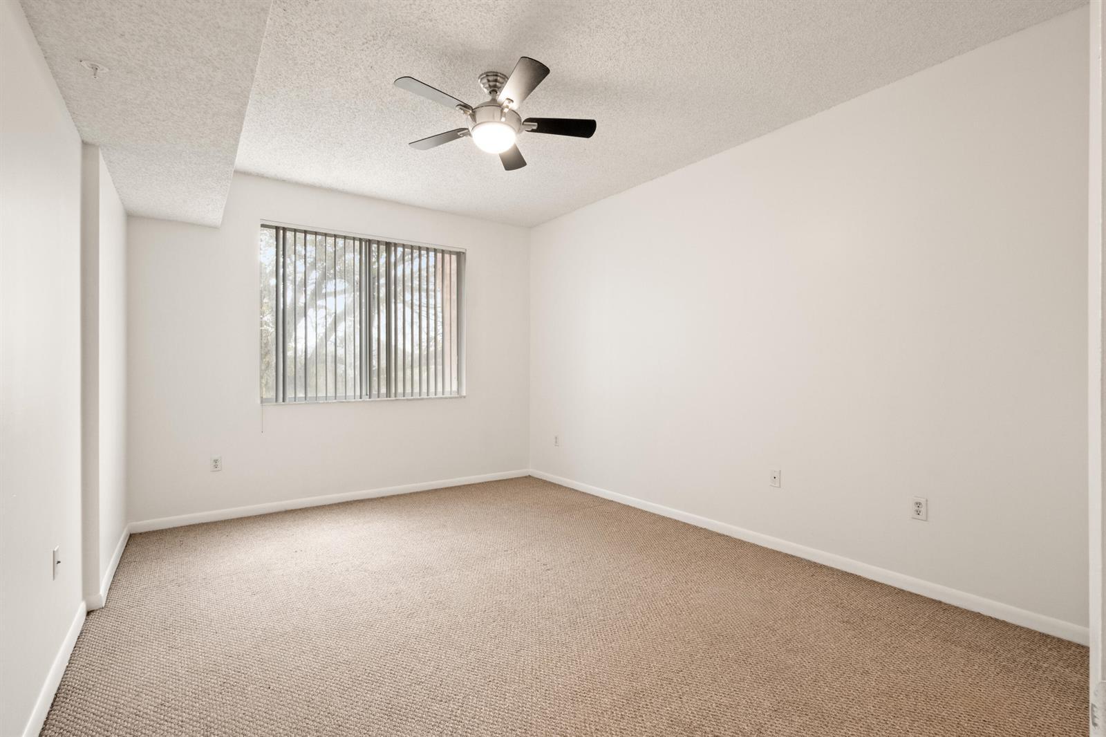 Listing photo 12 for 6960 SW 39TH Street Unit#E205, Davie, FL, 33314