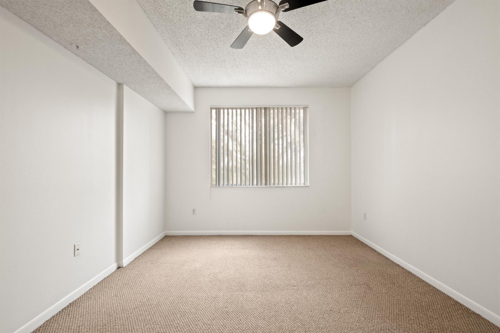 Listing photo 13 for 6960 SW 39TH Street Unit#E205, Davie, FL, 33314