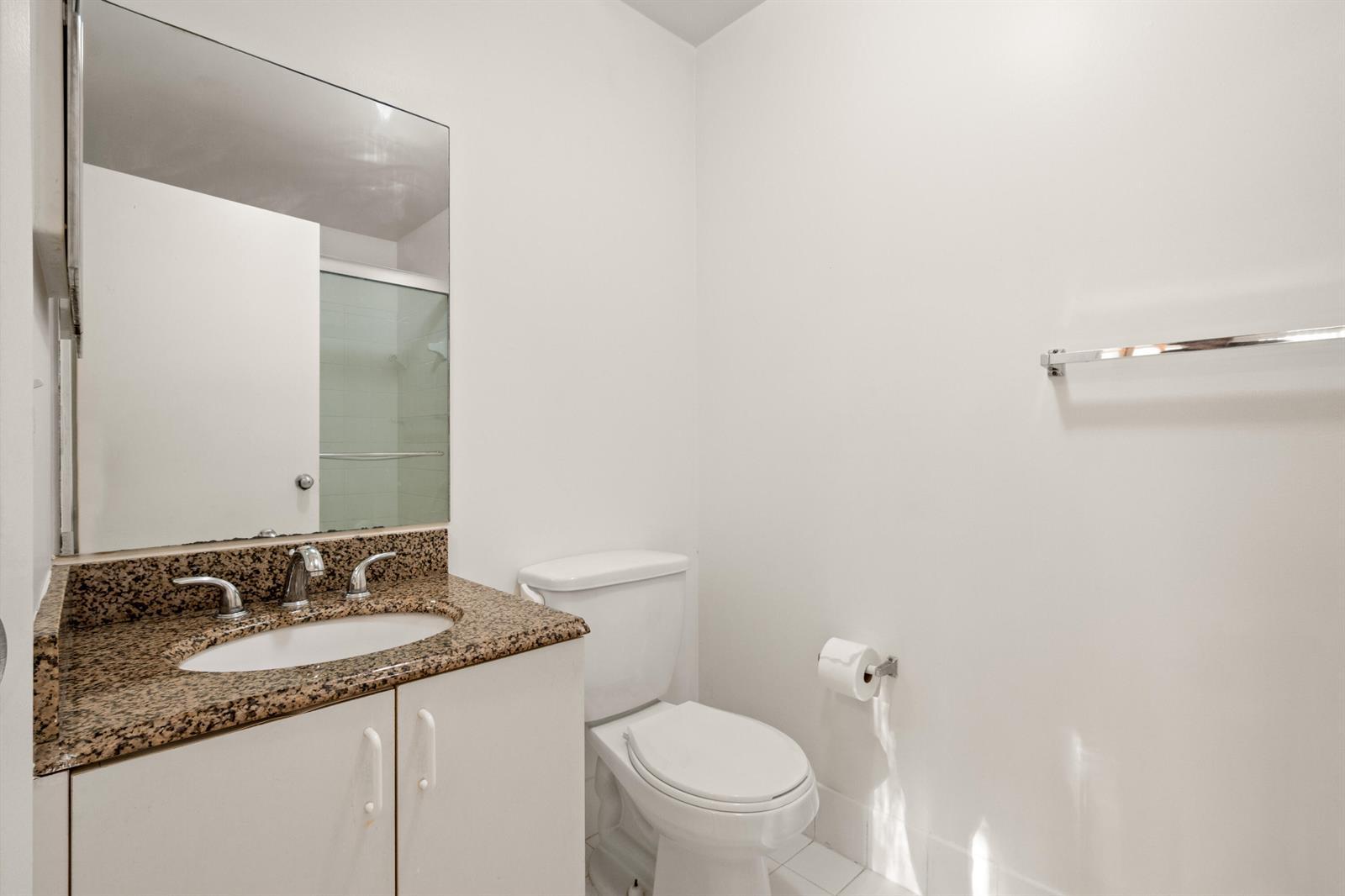 Listing photo 15 for 6960 SW 39TH Street Unit#E205, Davie, FL, 33314