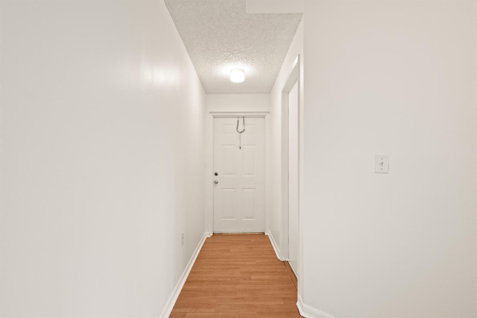 Listing photo 6 for 6960 SW 39TH Street Unit#E205, Davie, FL, 33314