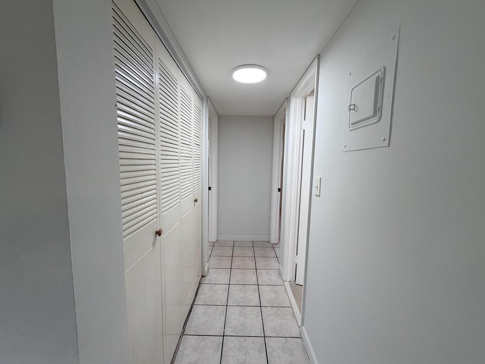 Listing photo 10 for 6191 SW 37th Street Unit#Apt 114, Davie, FL, 33314