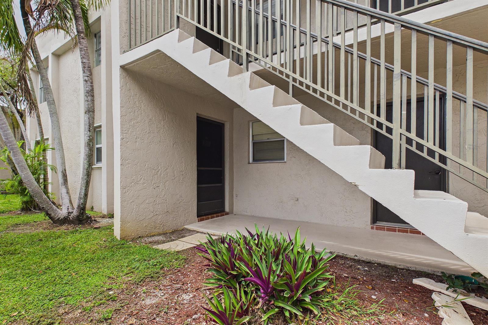 Listing photo 2 for 8511 OLD COUNTRY Manor Unit#401, Davie, FL, 33328