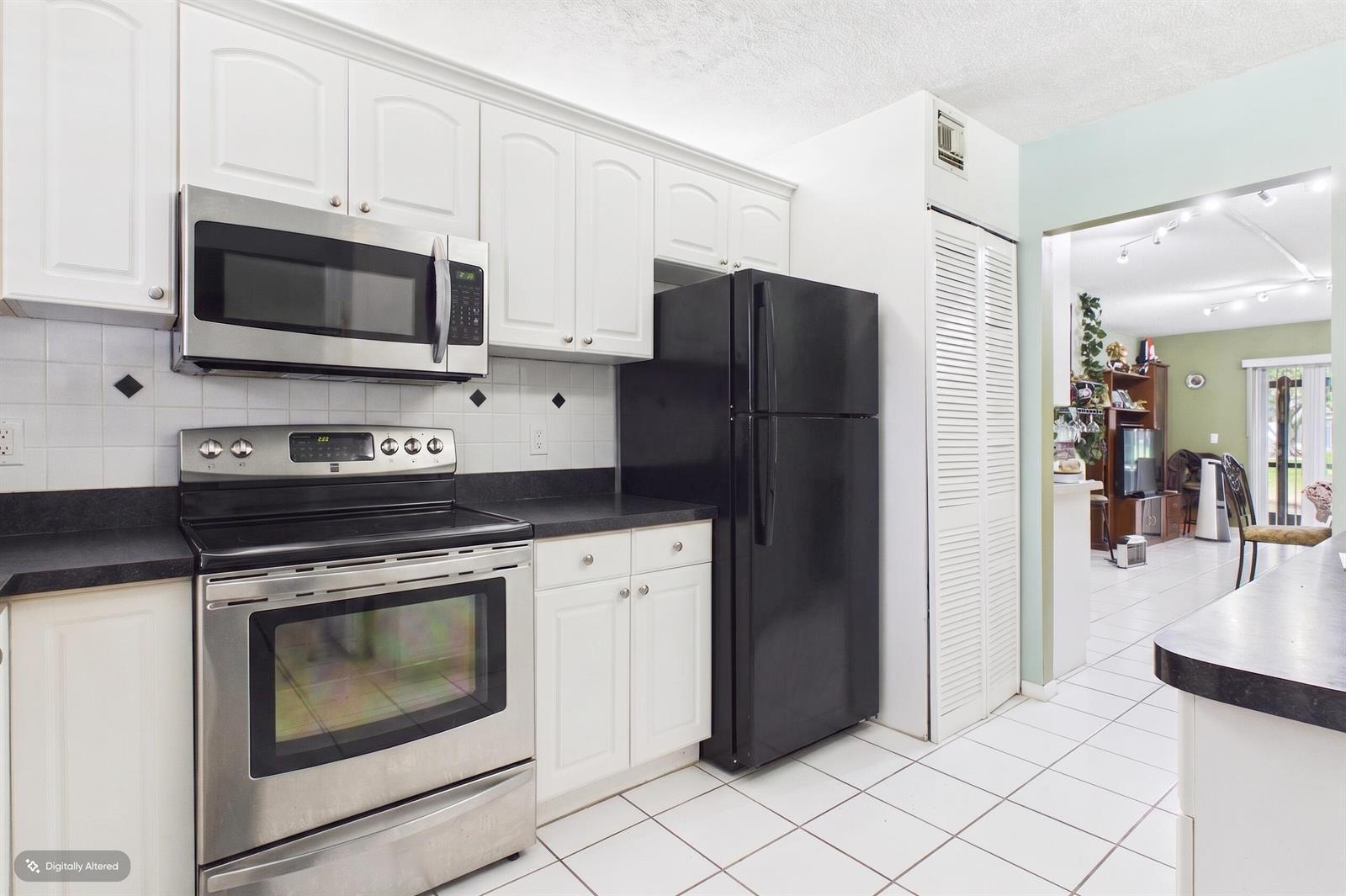 Listing photo 4 for 8511 OLD COUNTRY Manor Unit#401, Davie, FL, 33328
