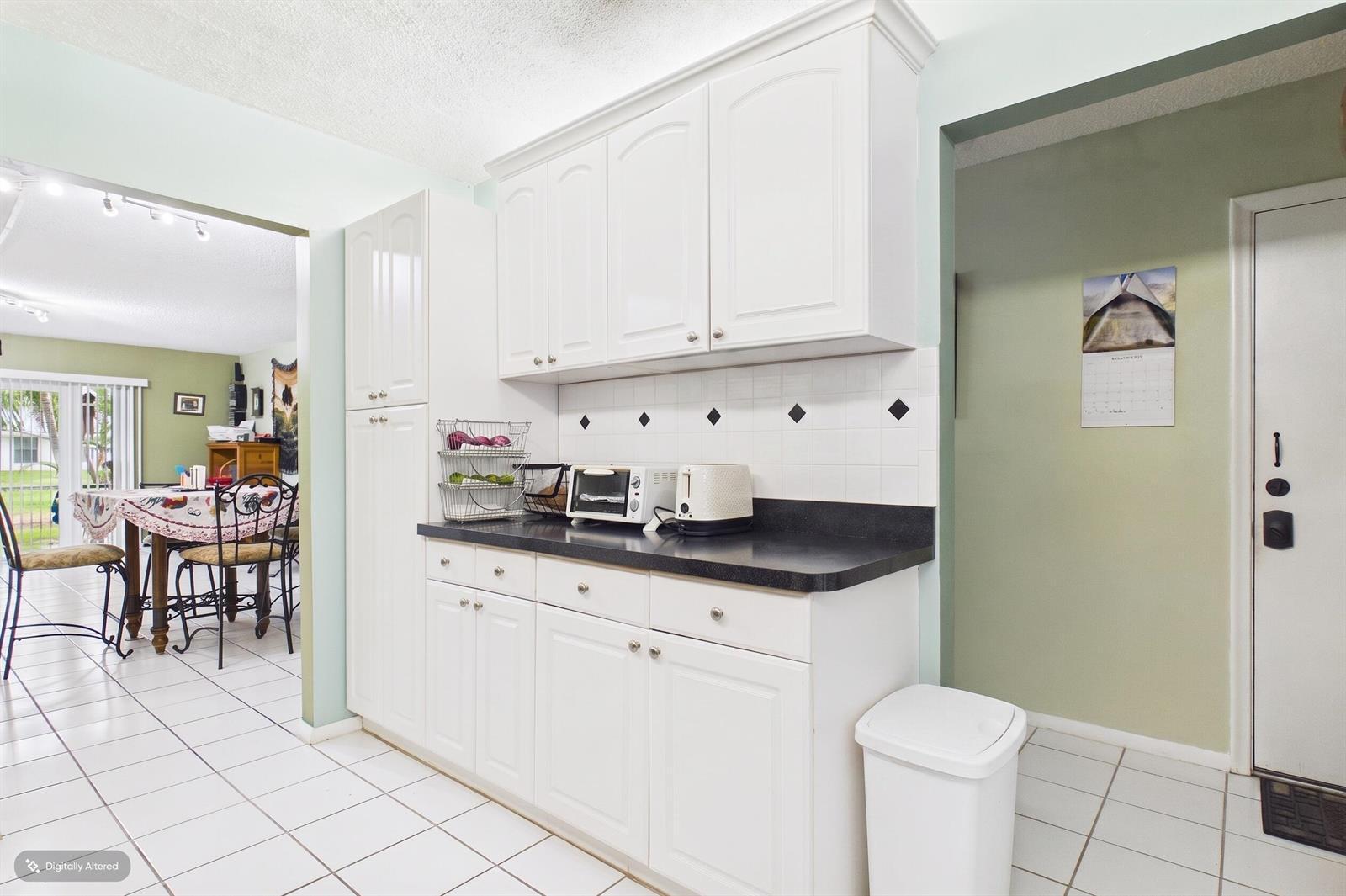 Listing photo 5 for 8511 OLD COUNTRY Manor Unit#401, Davie, FL, 33328