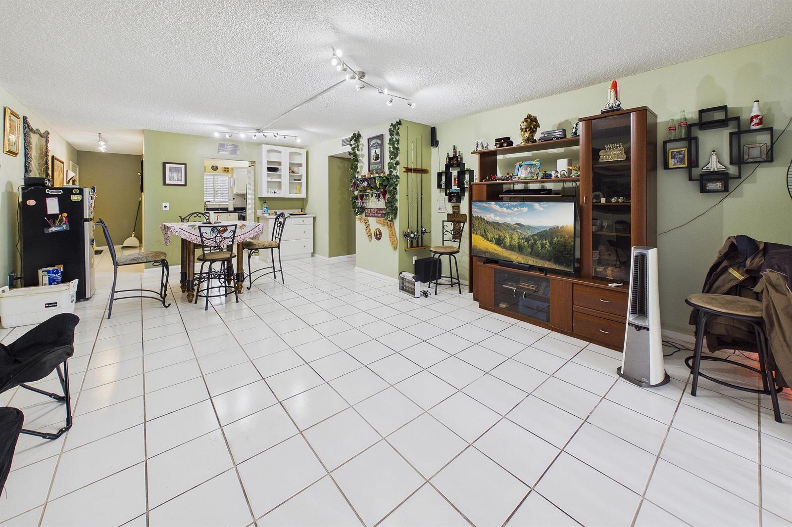 Listing photo 10 for 8511 OLD COUNTRY Manor Unit#401, Davie, FL, 33328
