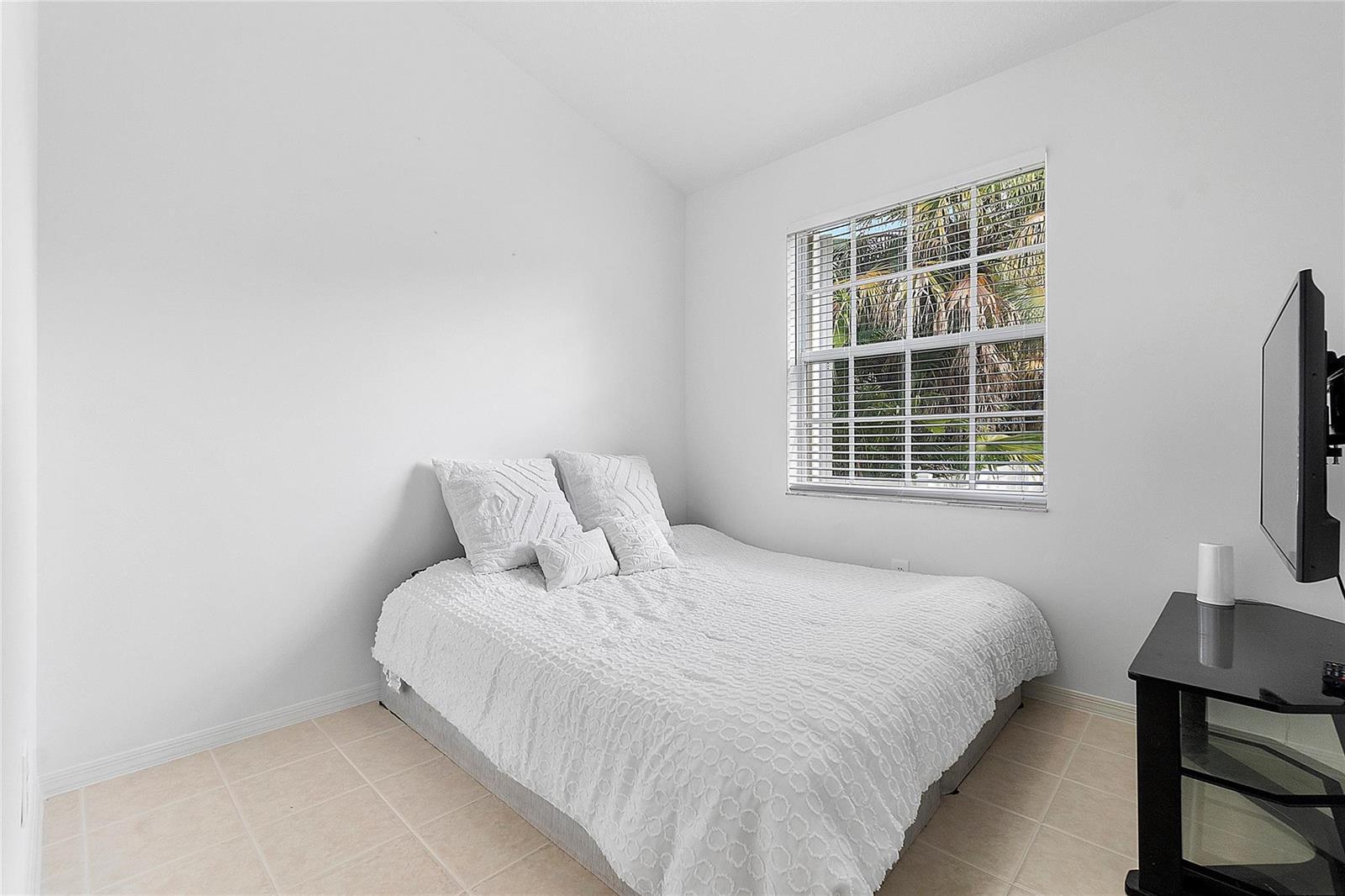 Listing photo 11 for 5385 NW 124th Way, Coral Springs, FL, 33076