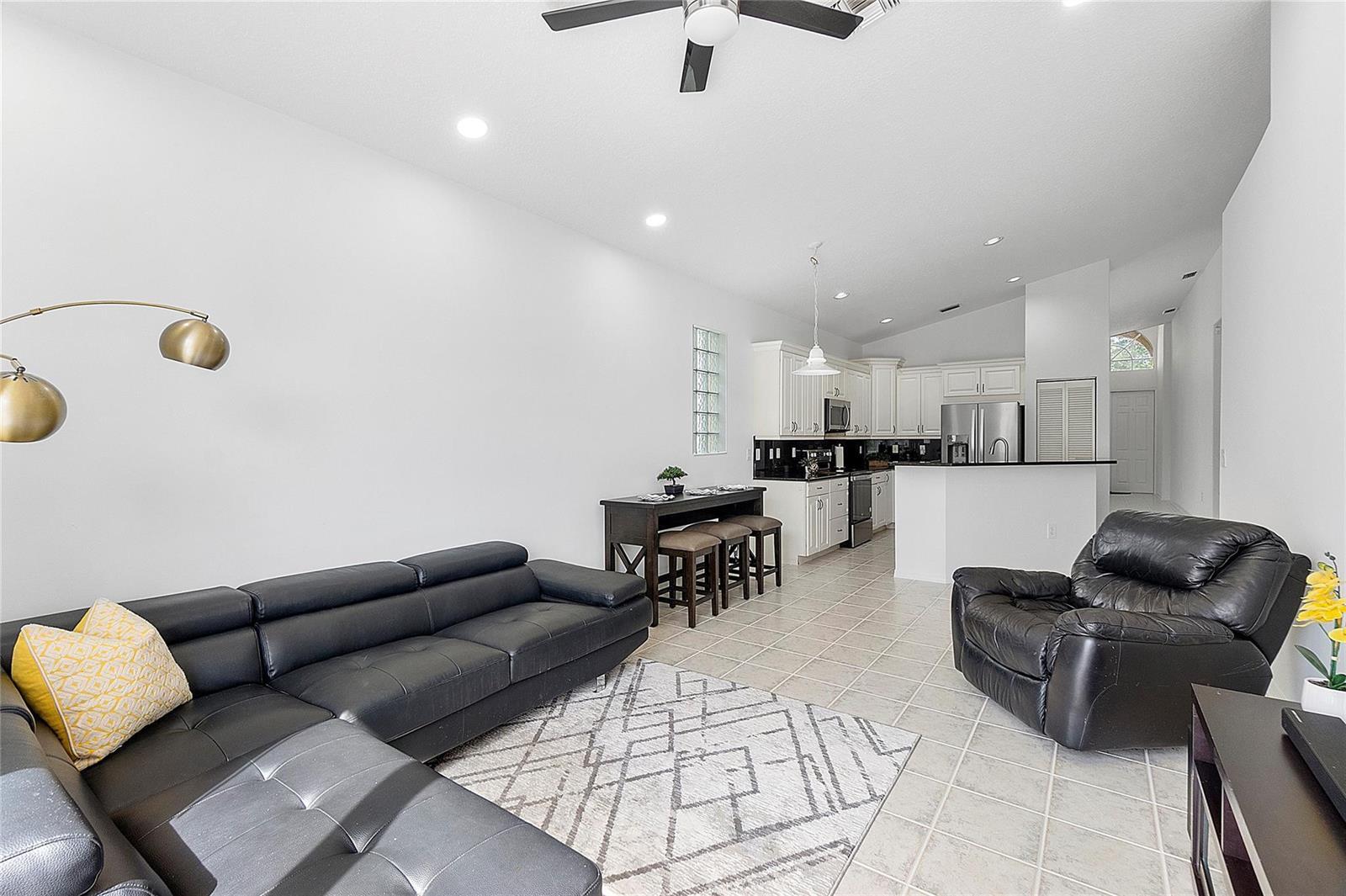Listing photo 7 for 5385 NW 124th Way, Coral Springs, FL, 33076