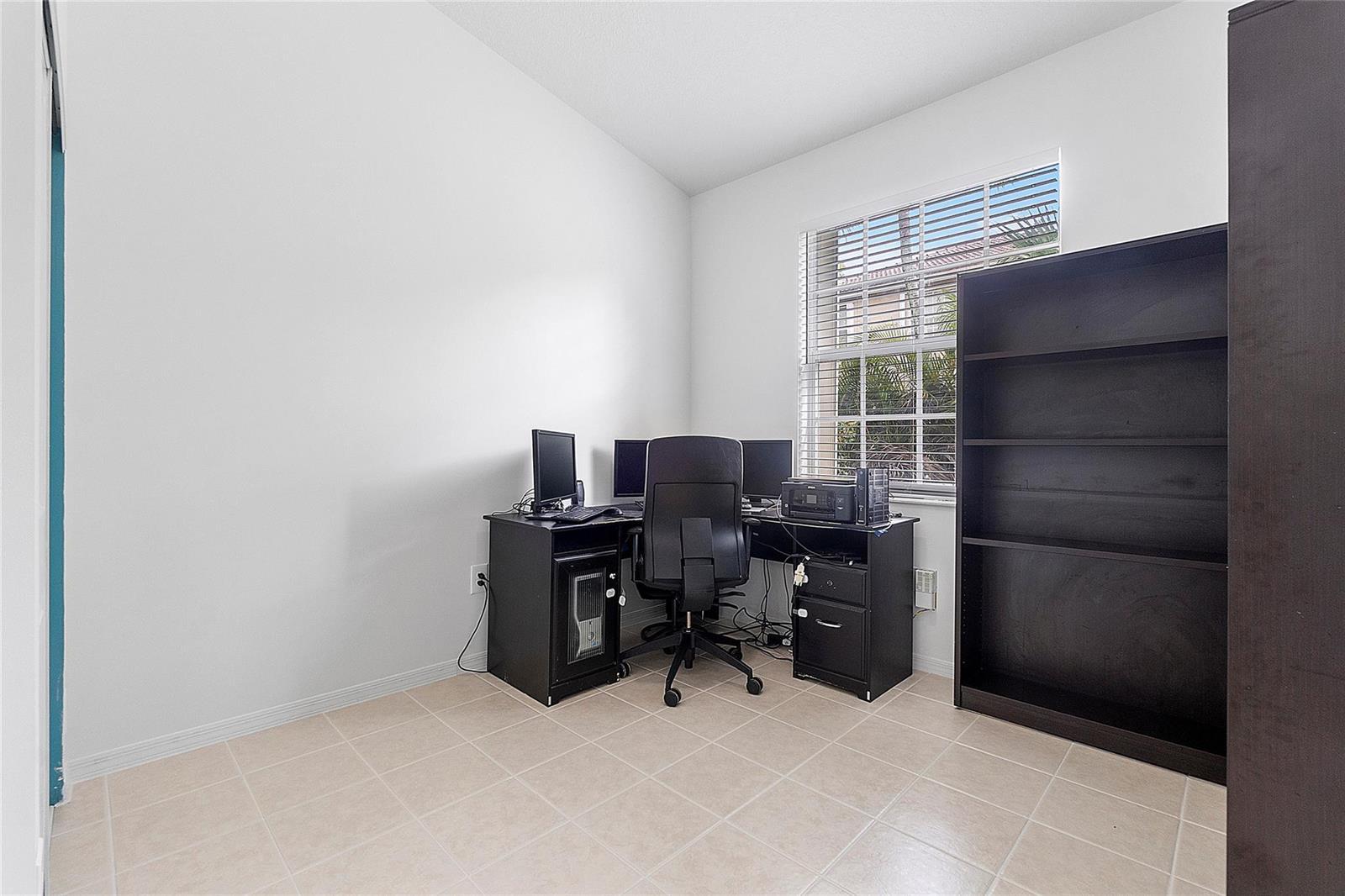 Listing photo 9 for 5385 NW 124th Way, Coral Springs, FL, 33076