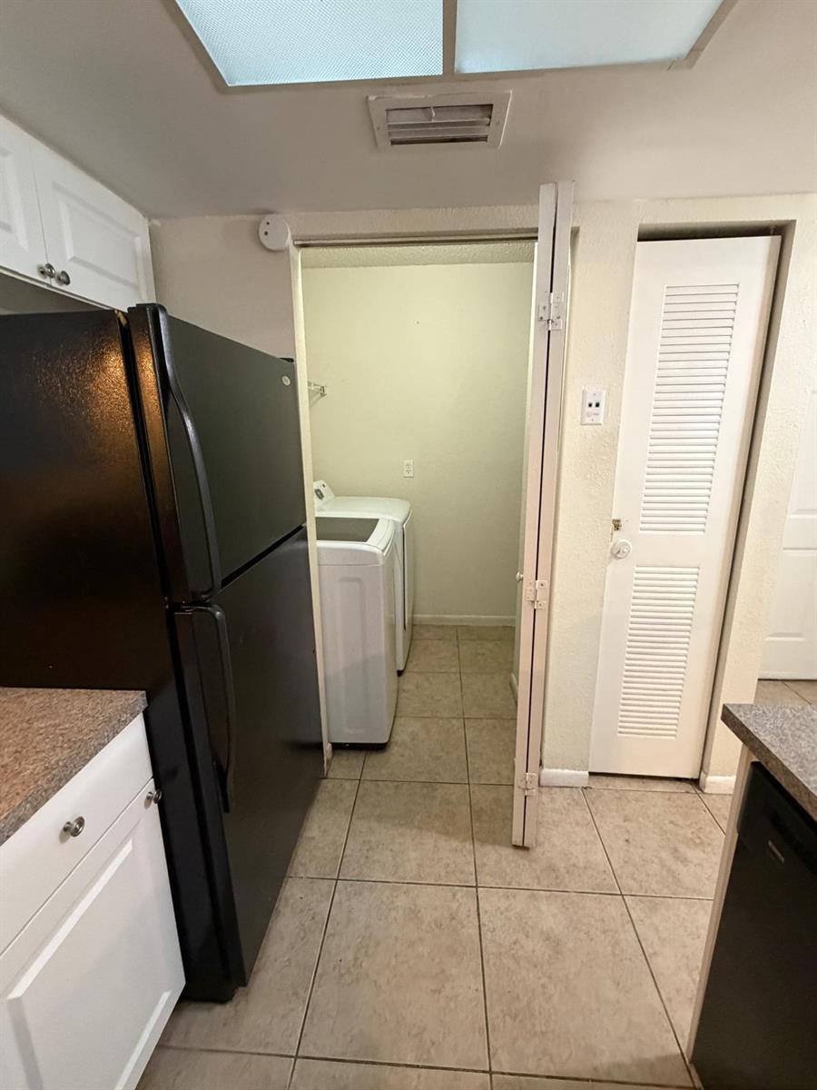 Listing photo 7 for 9144 W ATLANTIC Boulevard Unit#836, Coral Springs, FL, 33071
