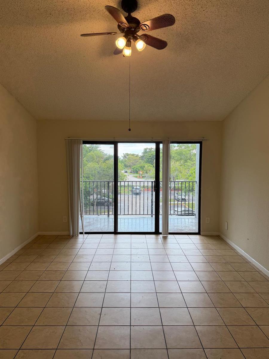 Listing photo 8 for 9144 W ATLANTIC Boulevard Unit#836, Coral Springs, FL, 33071