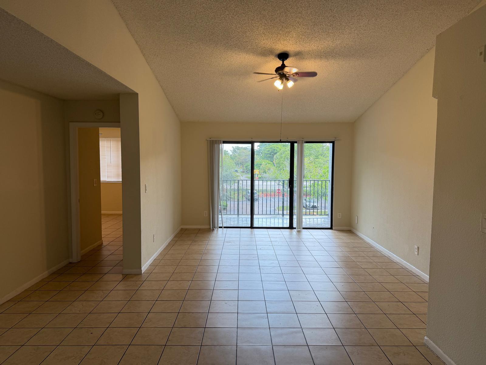 Listing photo 10 for 9144 W ATLANTIC Boulevard Unit#836, Coral Springs, FL, 33071