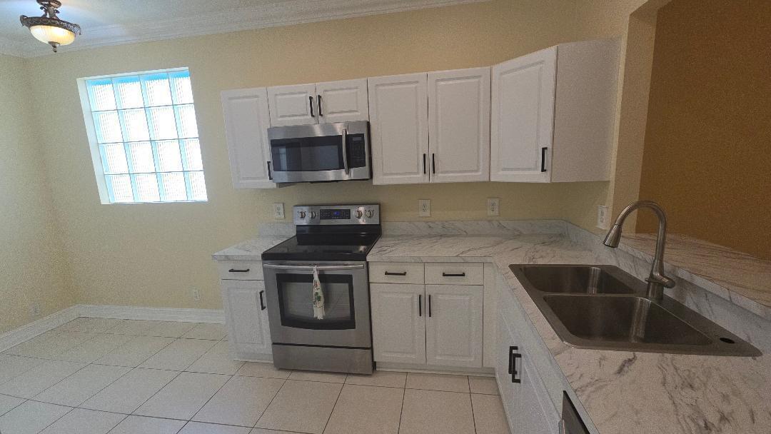 Listing photo 6 for 10351 NW 7TH Street, Coral Springs, FL, 33071