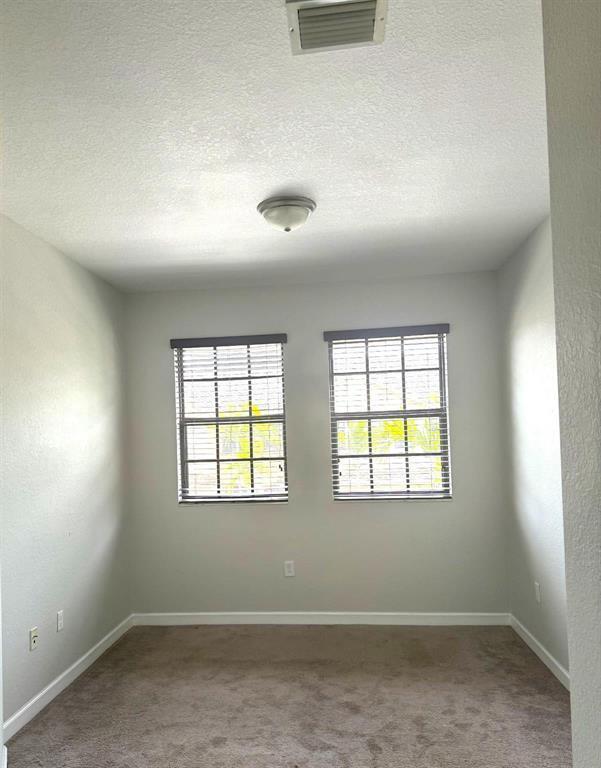 Listing photo 10 for 5887 NW 56th Place Unit#5887, Tamarac, FL, 33319
