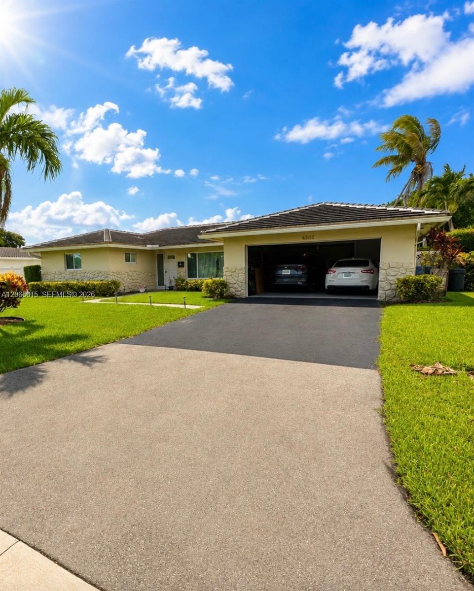 Listing photo 1 for 4202 NW 76th Ave Unit#0, Coral Springs, FL, 33065