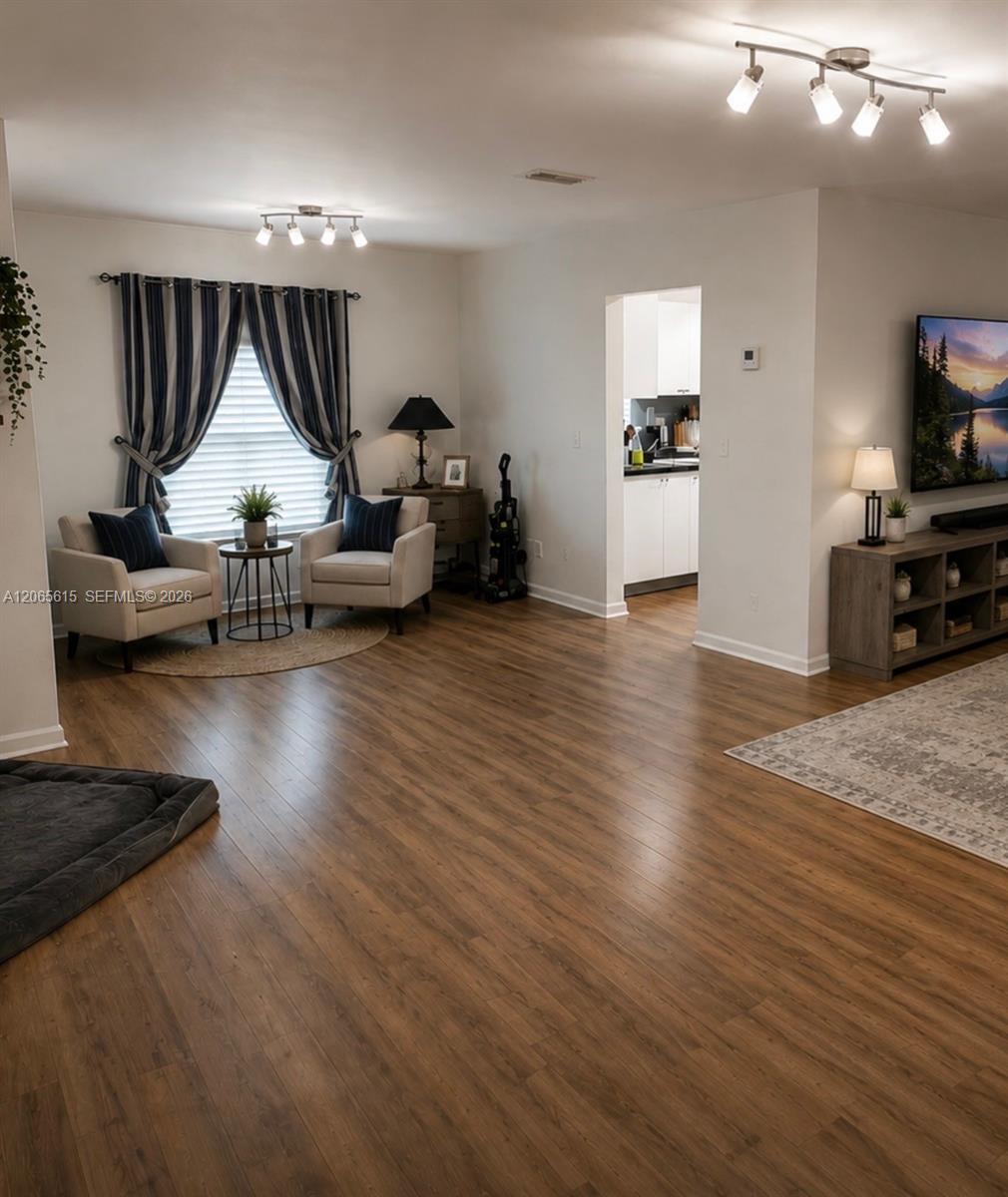 Listing photo 2 for 4202 NW 76th Ave Unit#0, Coral Springs, FL, 33065