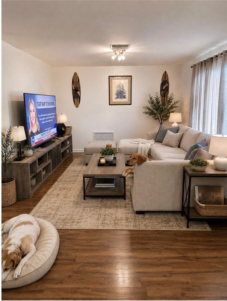 Listing photo 4 for 4202 NW 76th Ave Unit#0, Coral Springs, FL, 33065