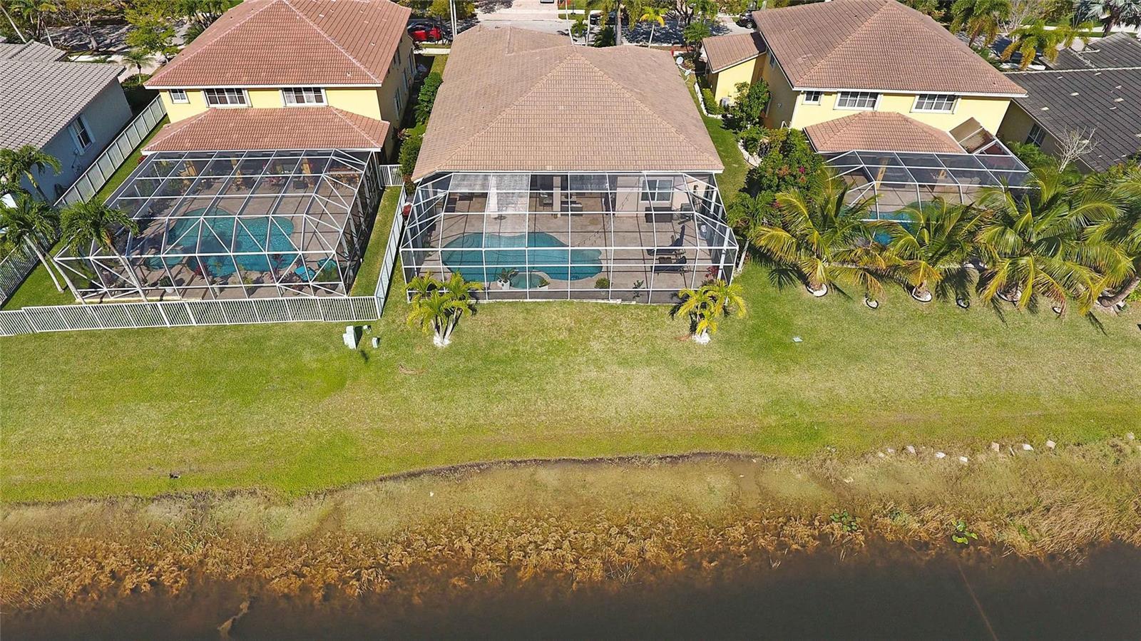 Listing photo 2 for 1182 PEREGRINE Way, Weston, FL, 33327