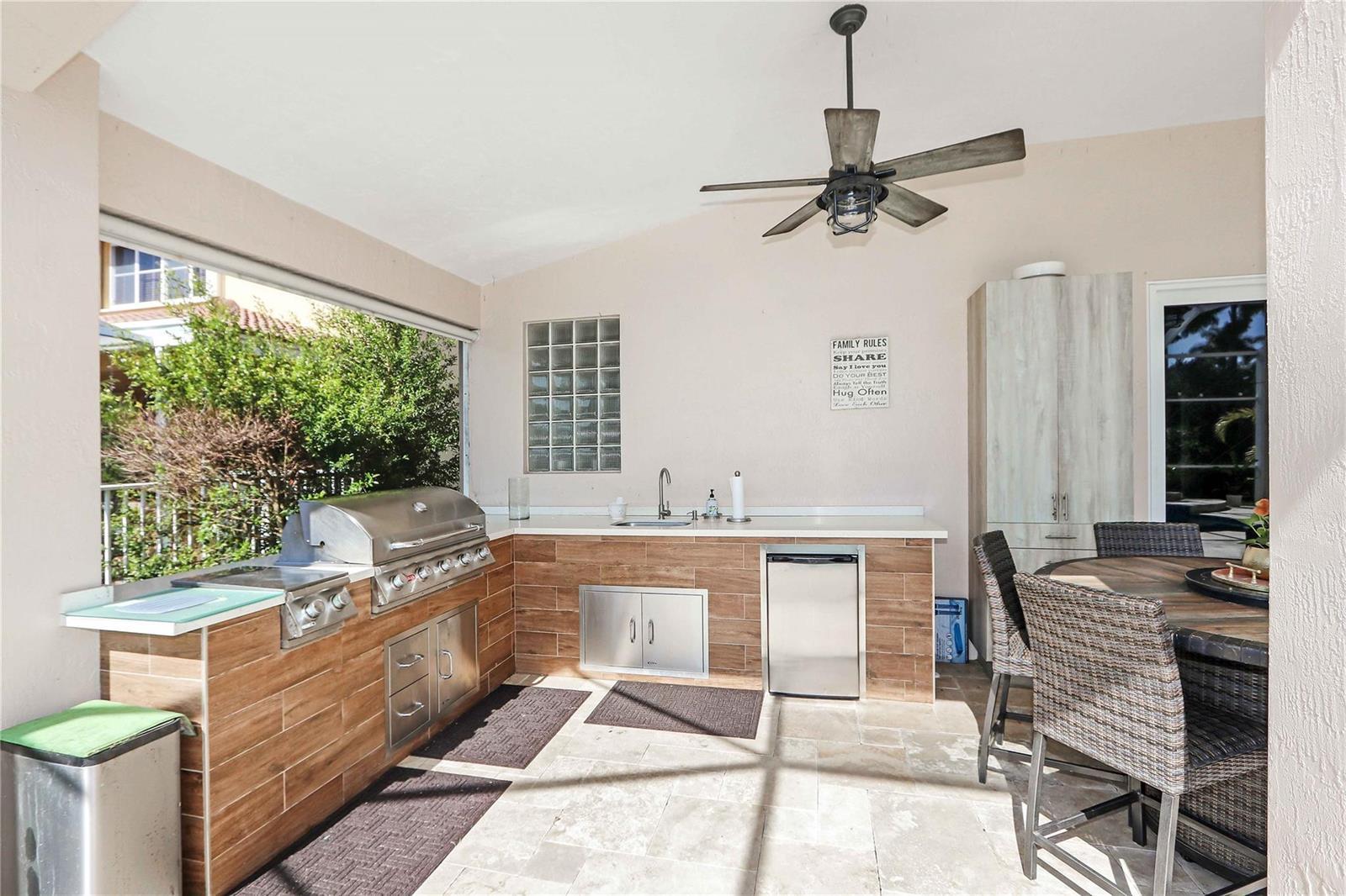 Listing photo 12 for 1182 PEREGRINE Way, Weston, FL, 33327