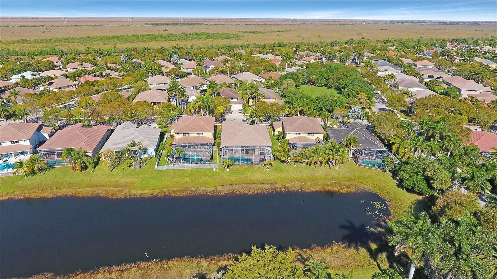 Listing photo 3 for 1182 PEREGRINE Way, Weston, FL, 33327