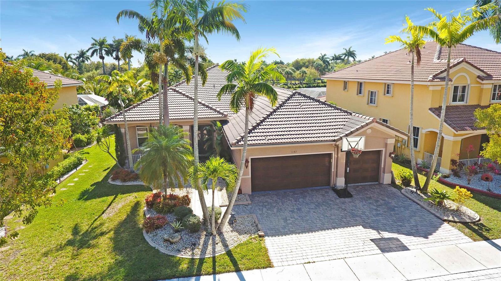 Listing photo 5 for 1182 PEREGRINE Way, Weston, FL, 33327