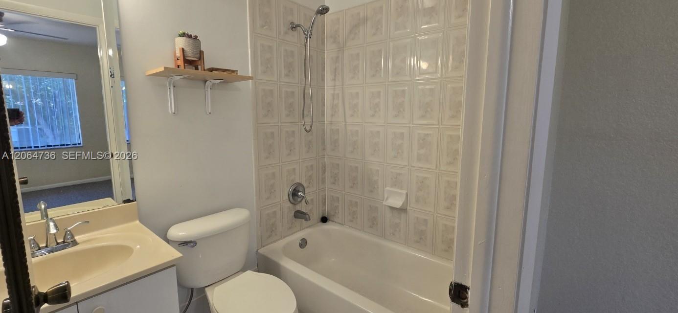 Listing photo 15 for 9092 NW 40th St Unit#4, Coral Springs, FL, 33065