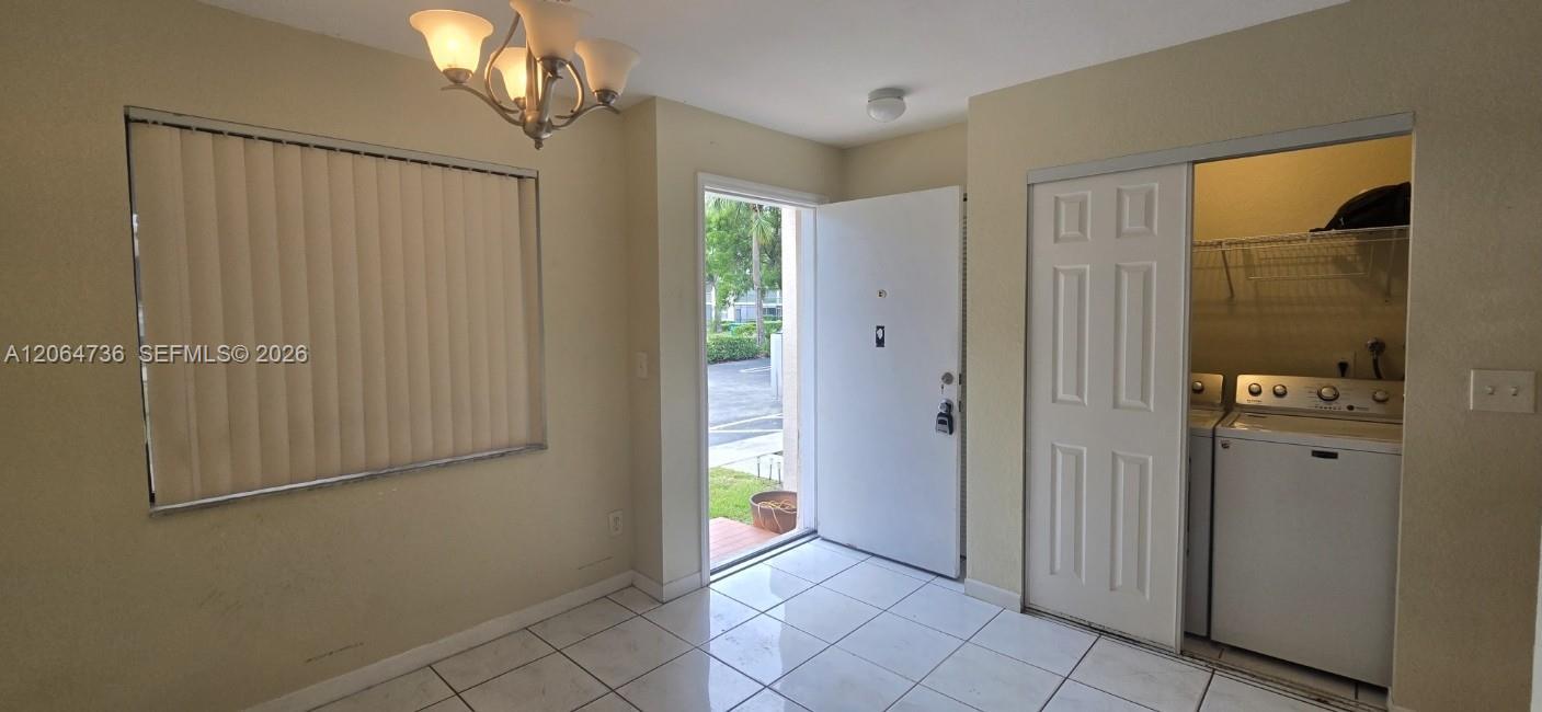 Listing photo 3 for 9092 NW 40th St Unit#4, Coral Springs, FL, 33065